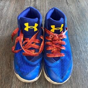 Under Armour size 1 boys sneakers shoes